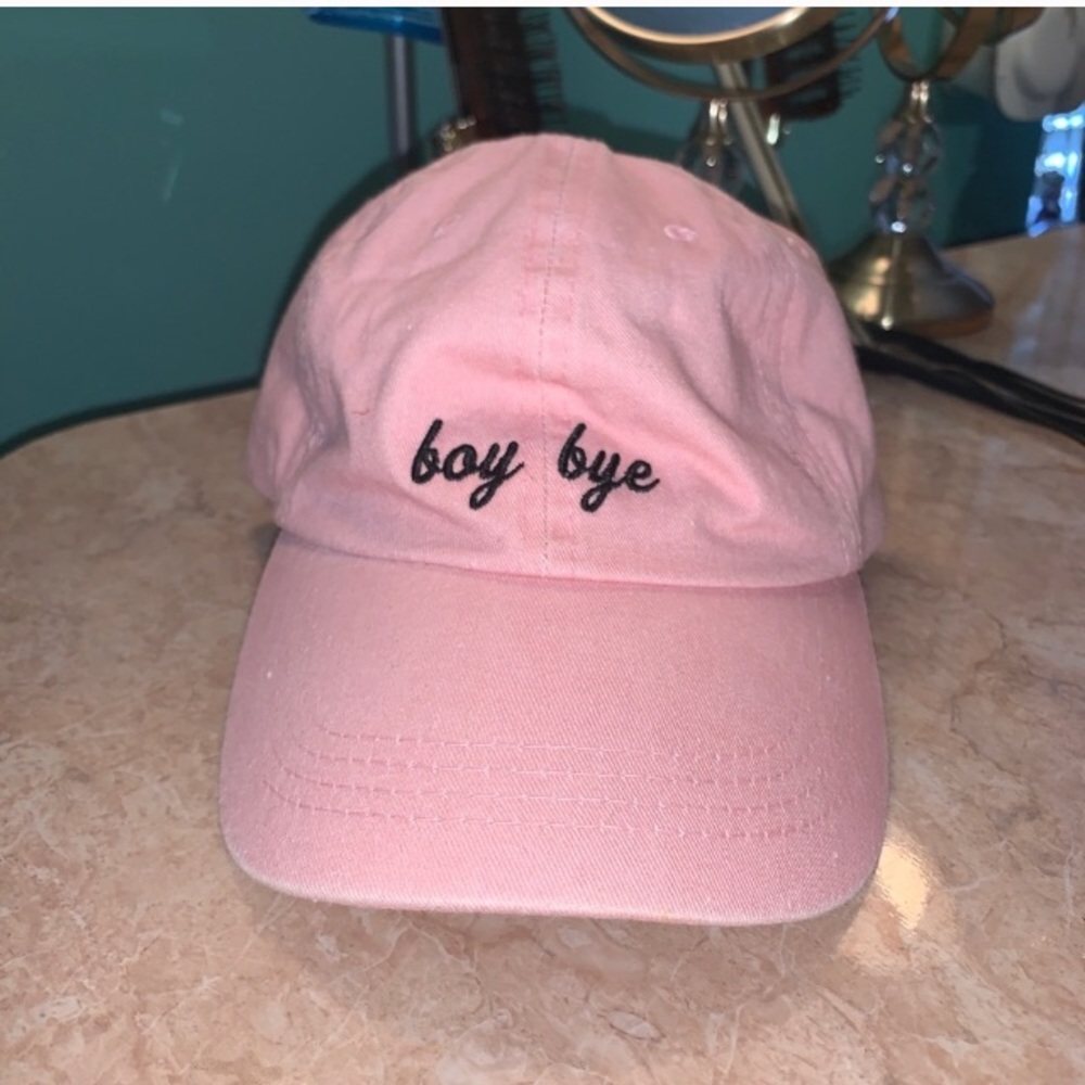 Statement Hat 💪